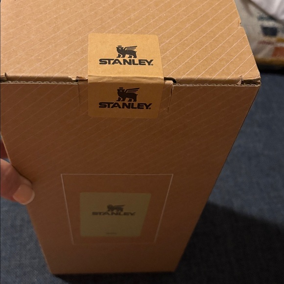 Stanley The Quencher H2.0 Flowstate Green Tumbler 40 oz BRAND NEW IN BOX/SEALED - Picture 10 of 12